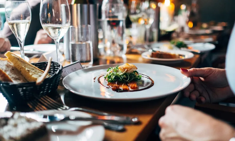 O verdadeiro custo de comer fora vs. cozinhar: a comparação que vai surpreender-te