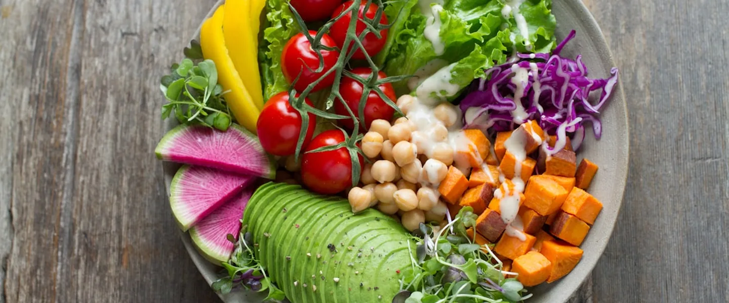 Proteína alternativa: o que as famílias portuguesas estão realmente a comprar (e a preços surpreendentes)